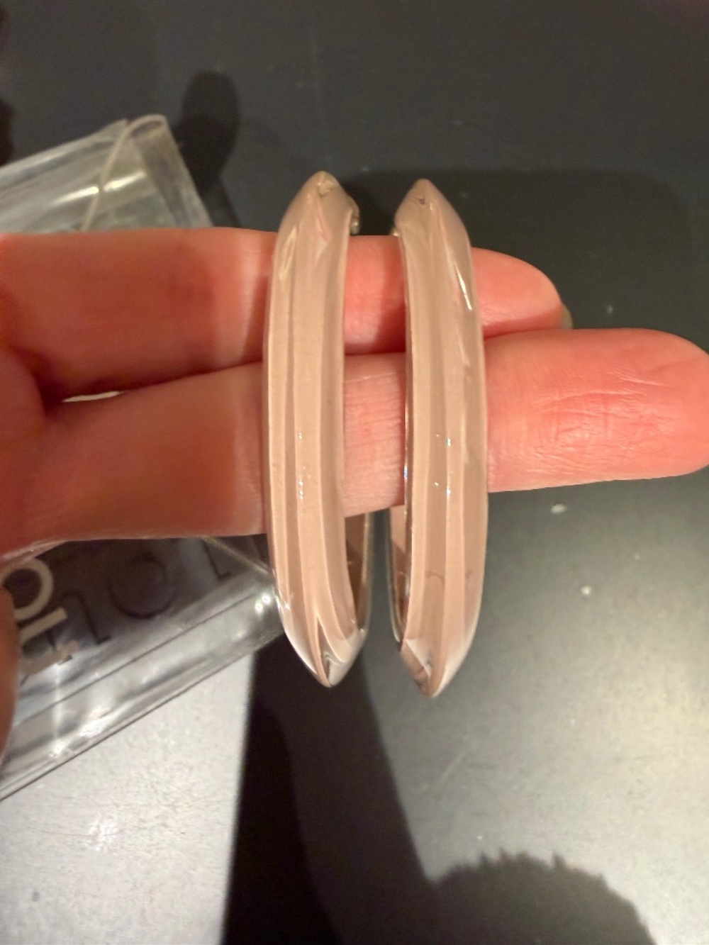 Alison Lou - Medium Jelly Hoops in Nude